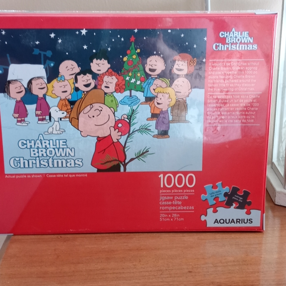 Charlie brown Christmas puzzle - Picture 2 of 5